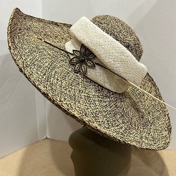 New! Harriet Rosebud Brown Tan & Cream Wide Brim Designer Hat